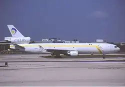 McDonnell Douglas MD-11 de Cielos Airlines en el Aeropuerto Internacional de Miami (2001)