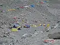 Tiendas de campaña de escaladores en el área restringida, más allá del área abierta a los turistas.