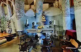 Altar dedicado a la Virgen de Montserrat