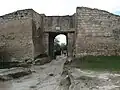 Puerta de la ciudad de la cueva
