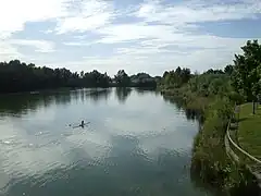 Dársena del Guadalquivir en el parque y, al fondo, el final de dicha dársena