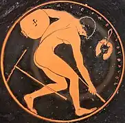 Muchacho joven con un disco en la palestra. Cerca de él, una selección para preparar el aterrizaje en tierra para el salto de longitud y un par de halteras para mantener el equilibrio durante el salto. Tondo de un kílix ático de figuras rojas, 510–500 a. C., Museo del Louvre, París.