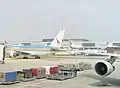 El avion involucrado en el accidente en el Aeropuerto de Londres-Gatwick, Londres, Inglaterra, Reino Unido, fotografiado el 27 de julio de 1991, cuando operaba con Air Tanzania.