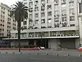 Fachada del edificio de Calle Agustinas 785, propiedad del Club Hípico de Santiago.