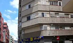 En el lugar donde se encontraba el cine se levanta hoy este edificio llamado "Royal Victoria".