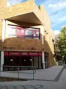 Edificio de usos múltiples.