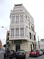 Edificio en la confluencia de las calles Calle Alférez Guerrero Romero y Miguel Zazo