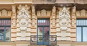Ejemplo de edificio modernista en Riga.