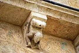 Hombre cargando