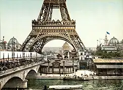 Durante la  Exposición Universal de París (1889)