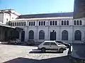 Entrada lateral de la estación