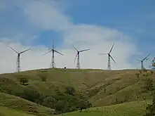 Planta de energía eólica en Tierras Morenas, cerca del lago Arenal.