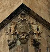 Escudo de la esquina.