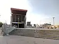 Acceso oriente a la estación.