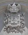 Escudo en el altar