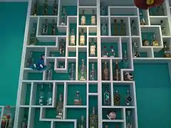 Exhibición de tipos de tequila y mezcal.