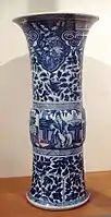 Jarrón de porcelana de exportación con una escena europea, periodo Kangxi.