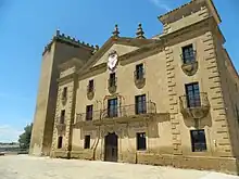 Fachada del Palacio del Vizconde de Biota y Torreón (Biota-Zaragoza)