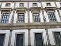 Fachada lateral norte con sus pilastras clásicas