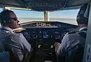 EICAS de un Fairchild-Dornier 328JET en la pantalla central