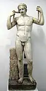 Diadumeno Farnese, copia de un original de Policleto.