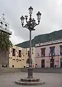 Farola en la plaza del Ayuntamiento