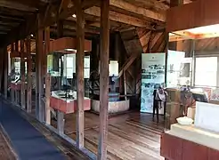 Vista parcial de la sala de la planta baja del molino