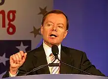 Ex Secretario de Educación Gary Bauer de Kentucky