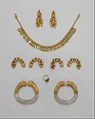 Las joyas Ganímedes; circa 300 AC; oro; diversas dimensiones; origen desconocido (se dice se encontró cerca de Thesalonika (Grecia)); Metropolitan Museum of Art