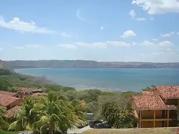 El litoral del golfo de Papagayo cuenta con el desarrollo hotelero más importante de la provincia.