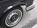Las franjas blancas en los neumáticos se hicieron más estrechas a medida que avanzaba la década de 1960.