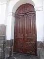 Puerta exterior.