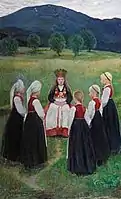 Campesinas en círculo vestidas con sus trajes tradicionales