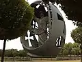 La escultura.