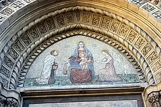 El luneto del portal central
