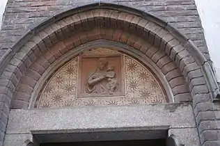 Luneto del portal lateral