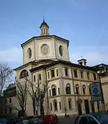 Linterna en San Bernardino agli ossi in Piazza S. Stefano, Milán
