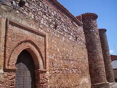 Fachada sur de la Iglesia.