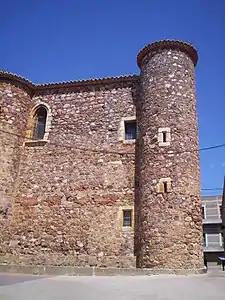 Torreones vistos desde la parte sur de la Iglesia.