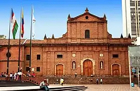 Fachada de la iglesia