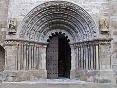 Iglesia de Santiago, Puente la Reina
