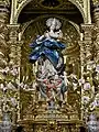 Inmaculada Concepción en el retablo de la Capilla Sacramental, con San Miguel Arcángel a sus pies. La imagen (ca. 1704) es atribuida a Nicola Fumo.