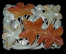 Adorno de jade chino con vides (dinastía Jin)