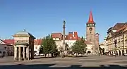 Plaza major con varios monumentos