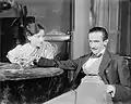 Joanna Roos y el también actor Osgood Perkins durante una representación en 1930 de la obra de Chéjov Uncle Vanya