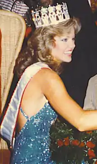 Miss EE. UU. 1983Julie Hayek, quien compitió como Miss California USA
