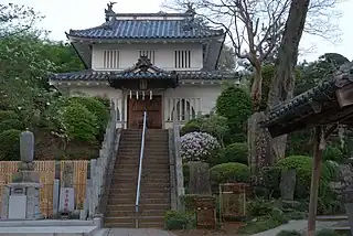 Torre del Castillo Kasama en terrenos del templo Shinjō-ji.