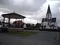 Iglesia y quiosco en Bassevelde