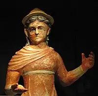 Otra estatua de terracota de Khalchayan, siglo I a. C.-siglo I d. C.  Museo Arqueológico de Termez.