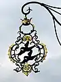 Cartel de la taberna mostrando dos cuervos, símbolo de la abadía de Einsiedeln